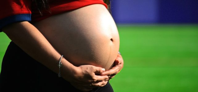 Jak radzić sobie z zgagą w ciąży?